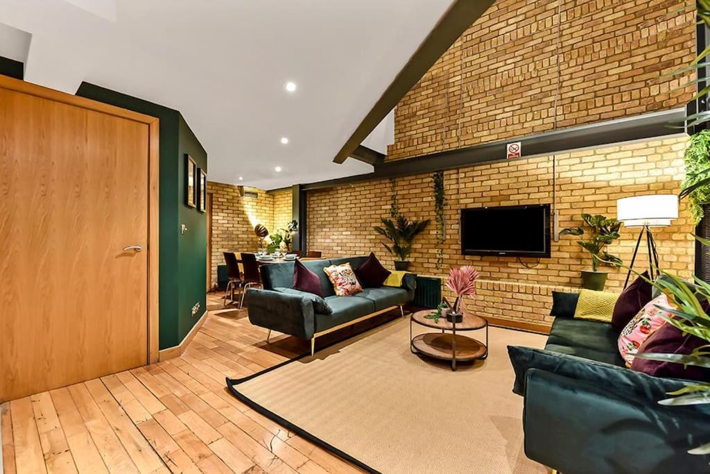 Spacious 2 Bed Urban Jungle Flat, Central Londen Buitenkant foto