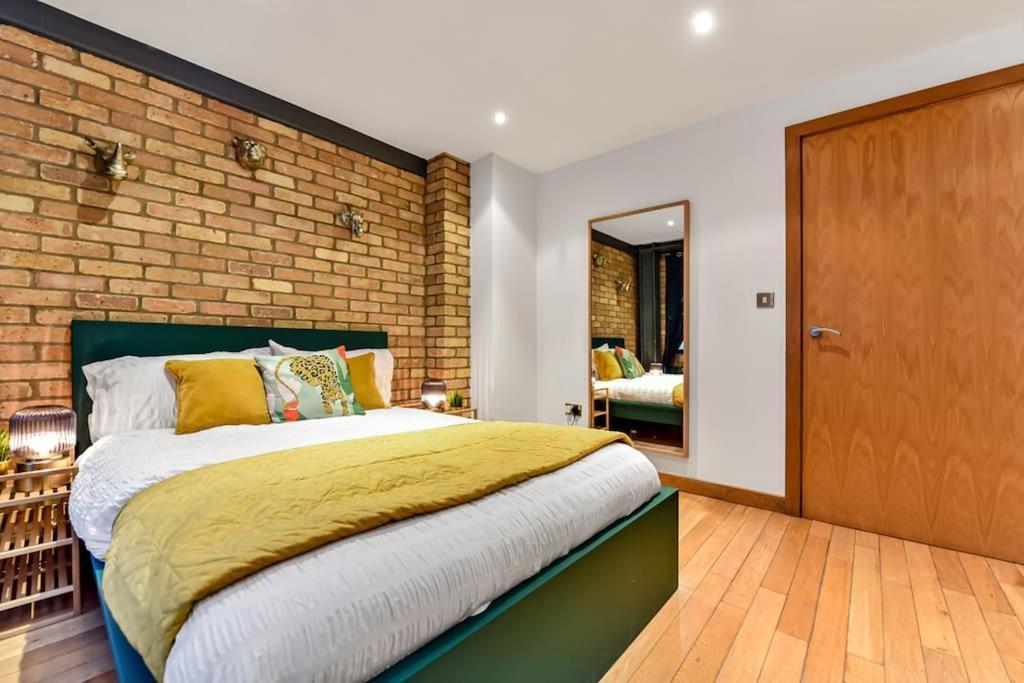 Spacious 2 Bed Urban Jungle Flat, Central Londen Buitenkant foto