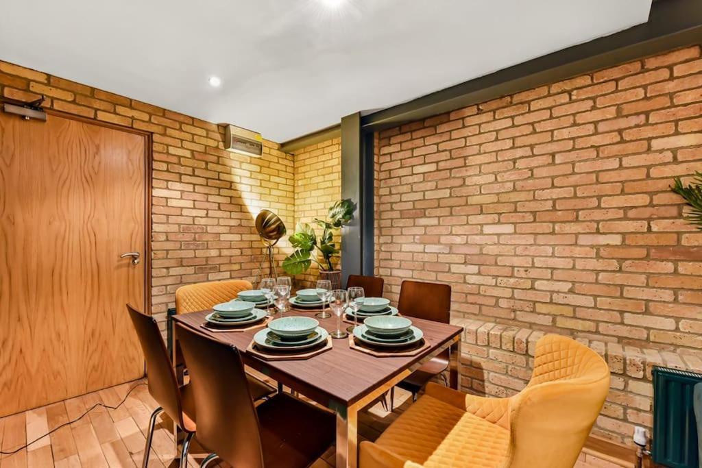 Spacious 2 Bed Urban Jungle Flat, Central Londen Buitenkant foto