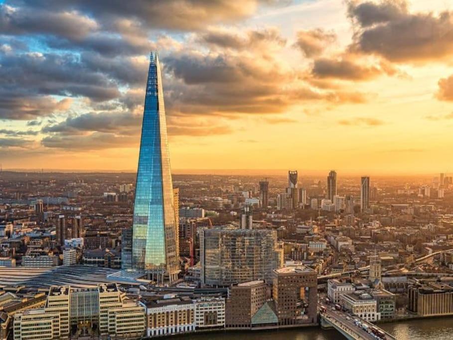 Spacious 2 Bed Urban Jungle Flat, Central Londen Buitenkant foto
