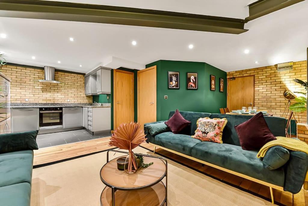 Spacious 2 Bed Urban Jungle Flat, Central Londen Buitenkant foto